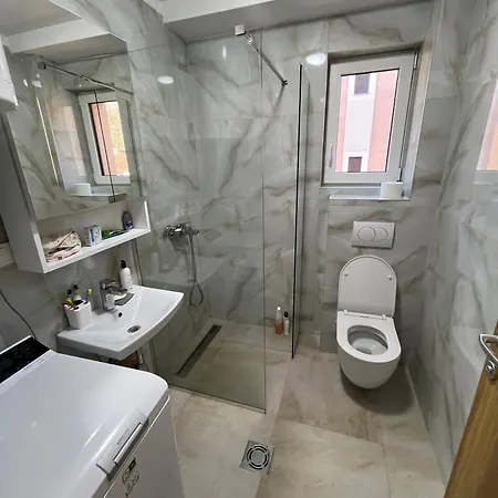 Eden Apartment *
